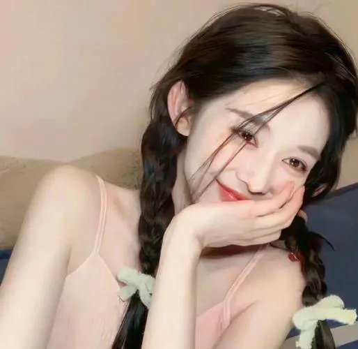 刚开学,校花约我吃饭